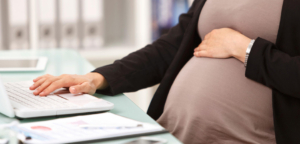 زنان باردار شاغل و نکاتی که باید رعایت کنند